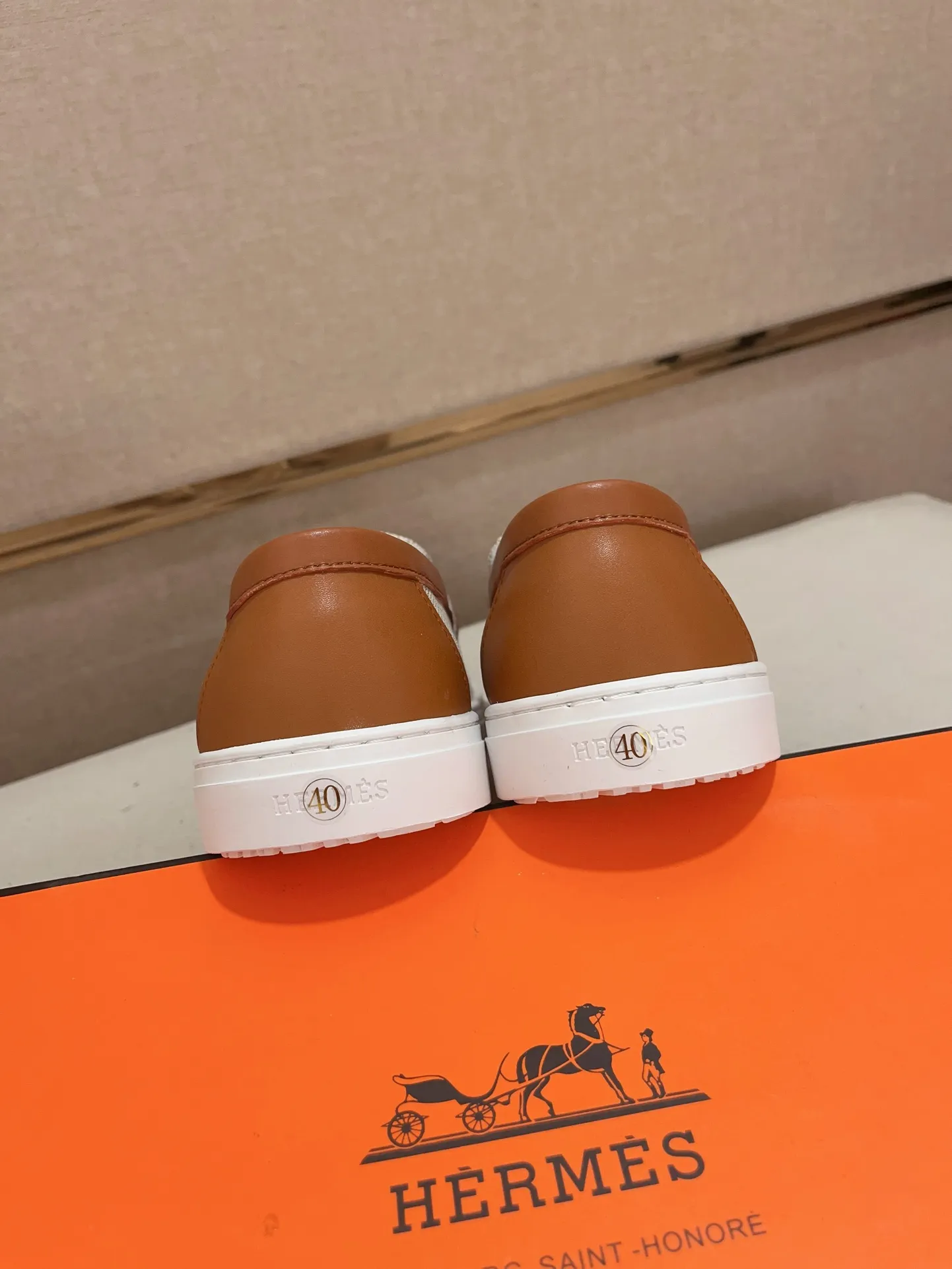 Men's clothing and shoes💰: 400💰《HERMES》【Classic Original Version】Hermès; Top 🔝 Purchasing Agency 🔍🔍Men's latest 🇺🇸 counter sales simultaneously, original ▲▲cowhide imported from Italy ▲▲Exquisite workmanship (Italian 🇮🇹Imported water-dyed 🐂cowhide lining) sole: original sole provided by the original factory, ⚠️exclusive double-layer activity·TPR·rubber·combined molded outsole; Code number: 38-44 (45/46 can be customized, non-refundable)